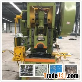 Heavy hexagonal mesh double twist barbed wire machine